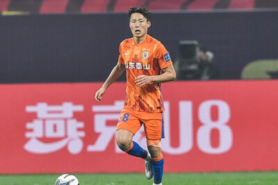 韓国サッカー選手のソン・ジュンホ